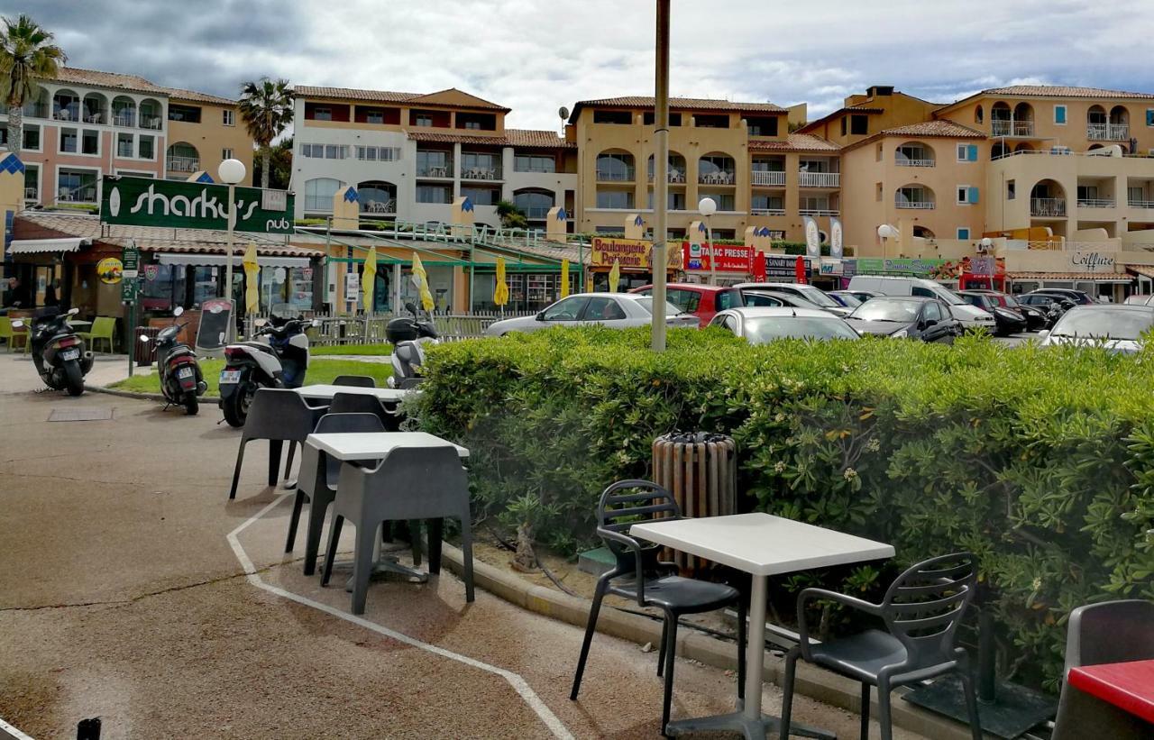 T2 climatisé domaine de la Coudoulière devant la plage, terrasse vue mer au milieu de la pinède au calme sans vis à vis dernier étage Six-Fours-les-Plages Esterno foto