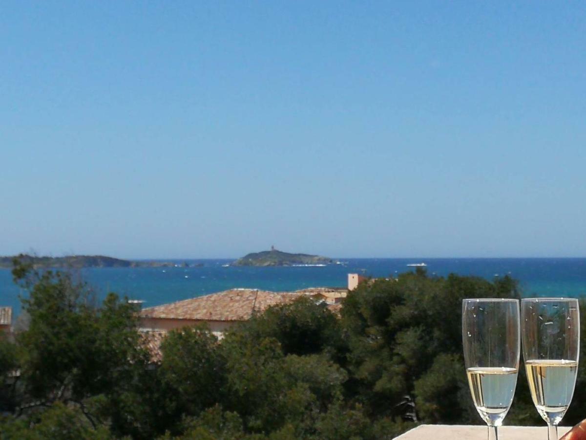 T2 climatisé domaine de la Coudoulière devant la plage, terrasse vue mer au milieu de la pinède au calme sans vis à vis dernier étage Six-Fours-les-Plages Esterno foto
